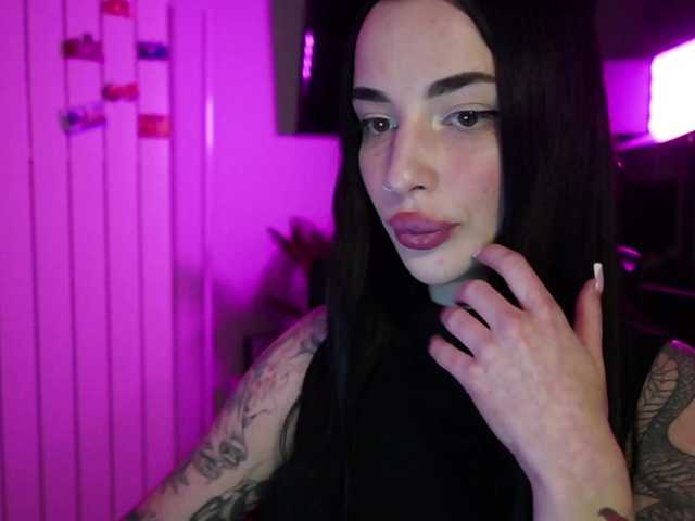 Snímky obrazovky vysielania MedissonBlue