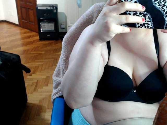 Fotografie Kimberly_BBW IS MY HAPPY BRITDAY MAKE ME VIBRATE WITH TOKENS I WANT TO RUN