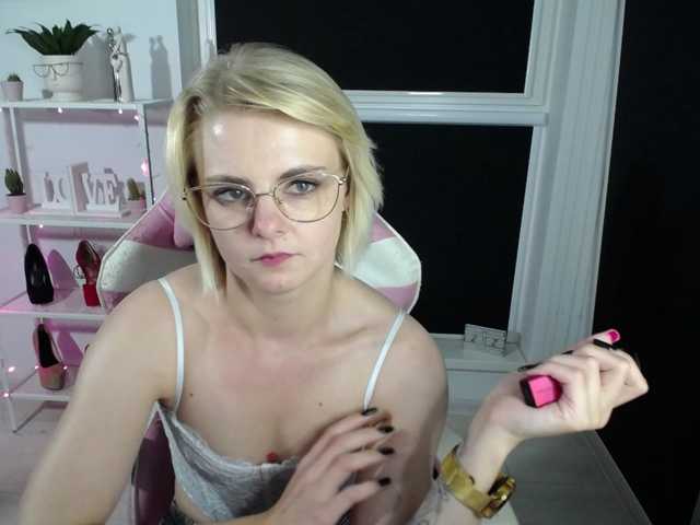Snímky obrazovky vysielania MelissaErotic