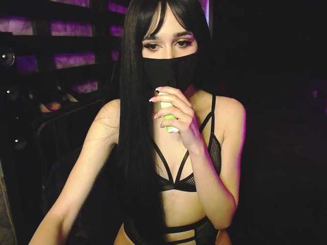 Snímky obrazovky vysielania MilanaMystery