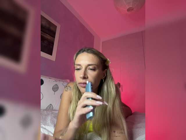 Snímky obrazovky vysielania MerryBaby