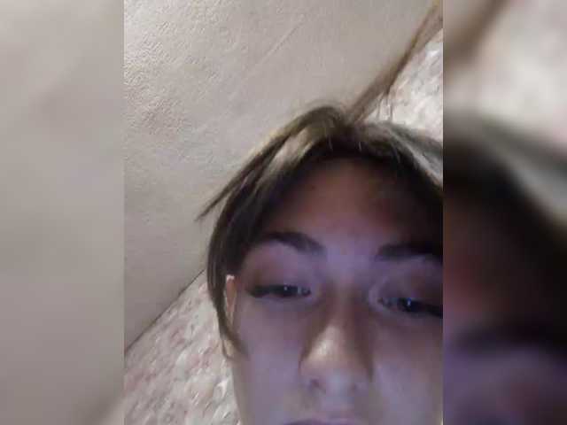 Snímky obrazovky vysielania Yulia409