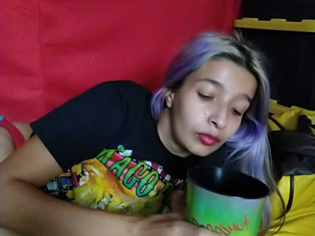 Snímky obrazovky vysielania Mexicanwolf