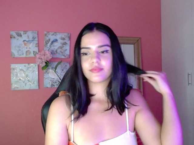 Fotografie mia-collins Hi guys, thanks to all the people who support my show with tkns, I'm a Latina woman, with a huge bush in my pussy, armpits and anus, if you love natural women I know you'll like it! Please, before using my tip menu, use my Pm or write me in public