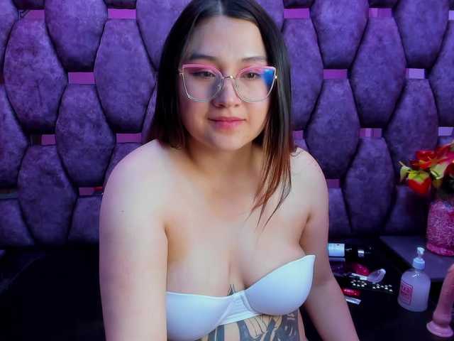 Snímky obrazovky vysielania MiaHarvey