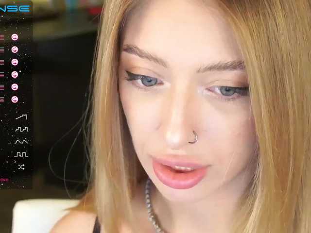 Snímky obrazovky vysielania MiaMeows