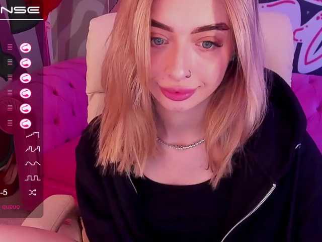 Snímky obrazovky vysielania MiaMeows