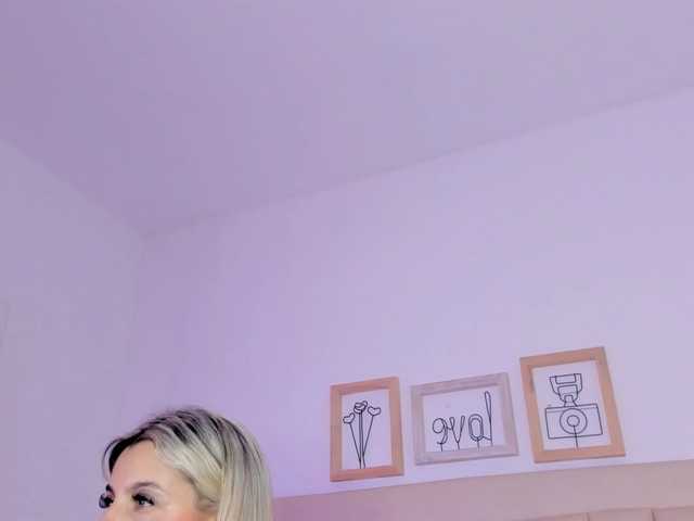 Snímky obrazovky vysielania michellEevans