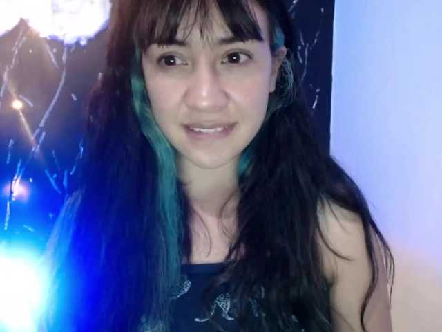 Snímky obrazovky vysielania Miia-Blue