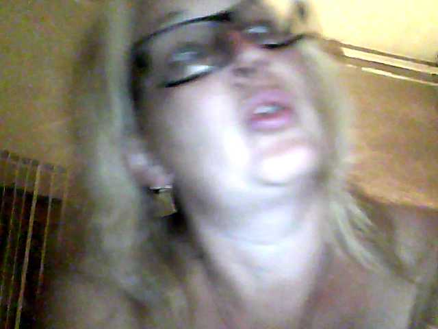 Snímky obrazovky vysielania milasexy18