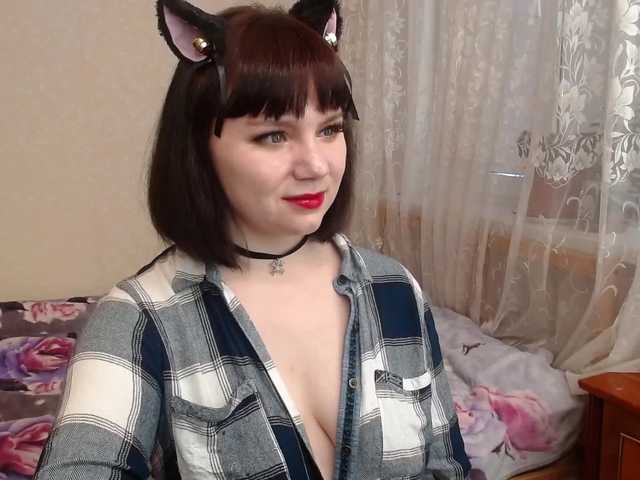 Snímky obrazovky vysielania MilaViolet
