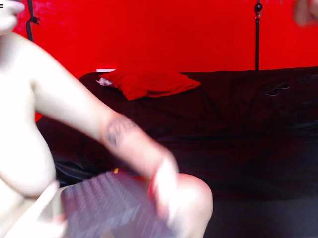 Snímky obrazovky vysielania milky-party