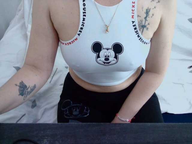 Snímky obrazovky vysielania mimisexxxa