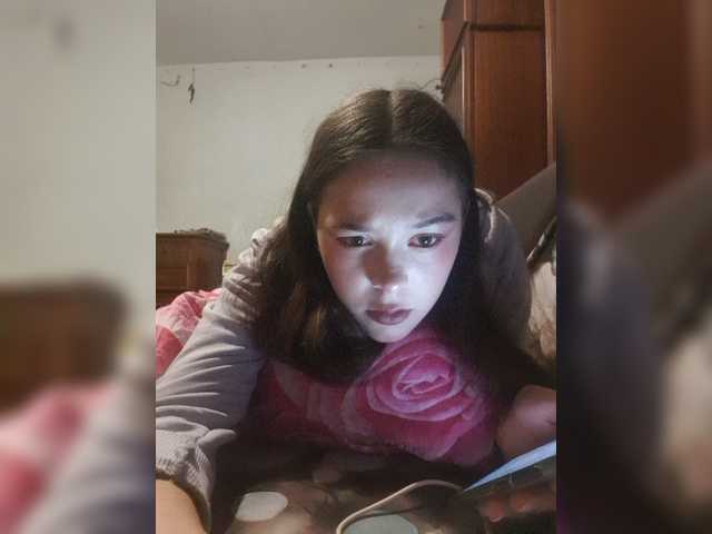 Snímky obrazovky vysielania Mina-sweet