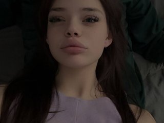 Erotický videohovor mini-barbie
