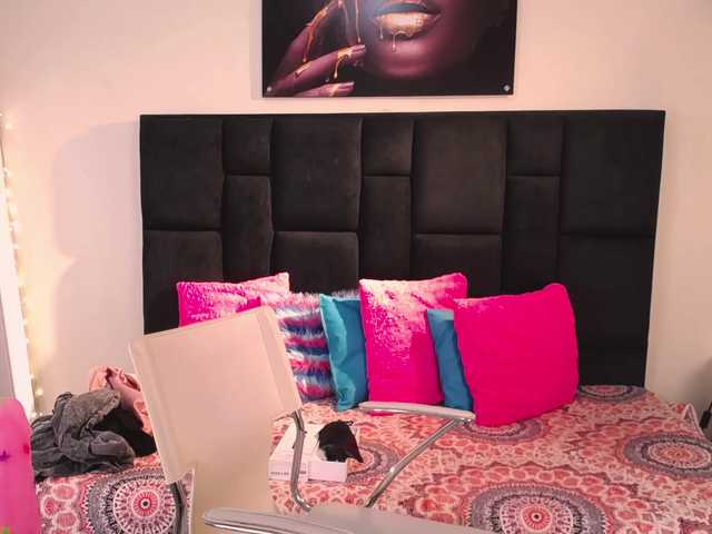 Snímky obrazovky vysielania Lilith24-