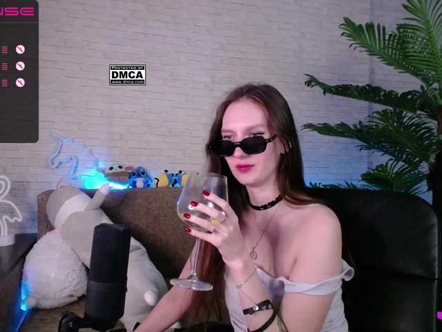 Snímky obrazovky vysielania RumGirl