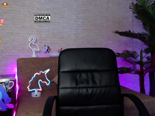 Snímky obrazovky vysielania RumGirl