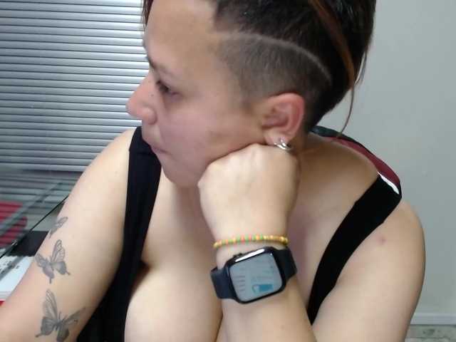 Snímky obrazovky vysielania MirandaPalmer