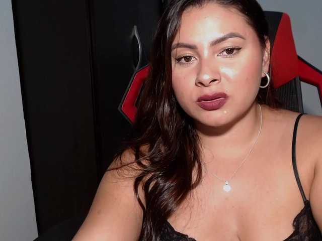 Snímky obrazovky vysielania miss-daniela