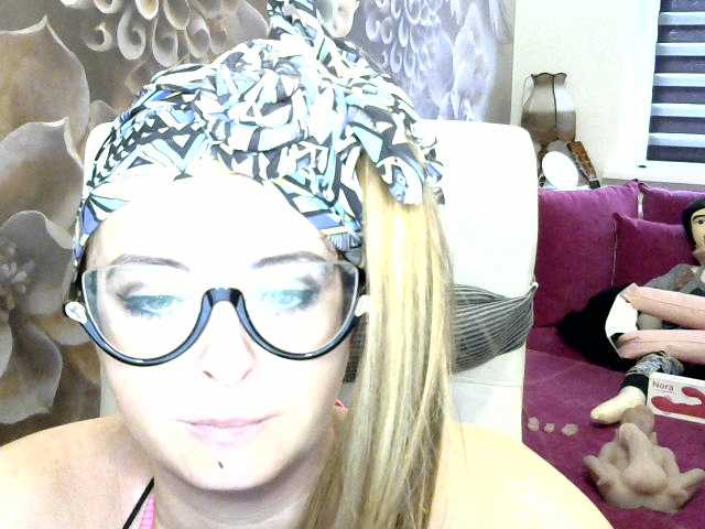 Snímky obrazovky vysielania missboginya