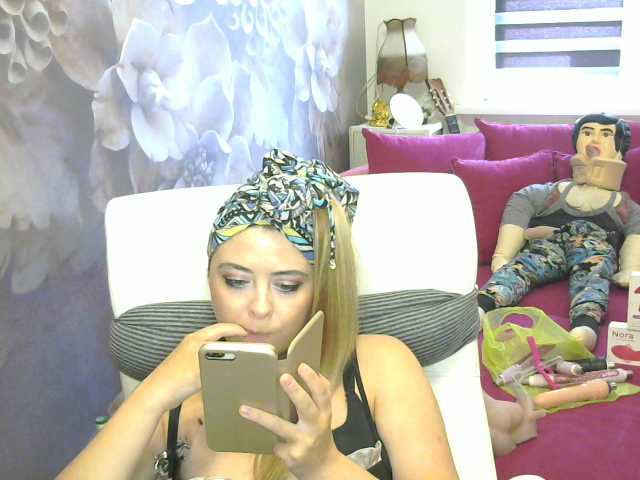 Snímky obrazovky vysielania missboginya