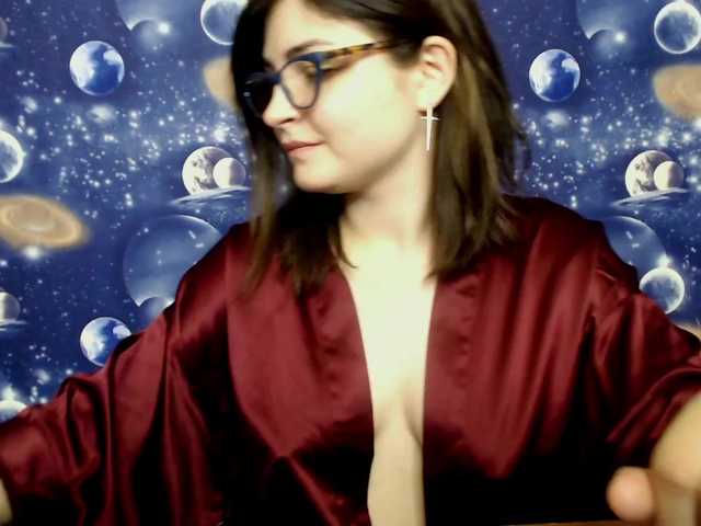 Snímky obrazovky vysielania LolaSexTeach