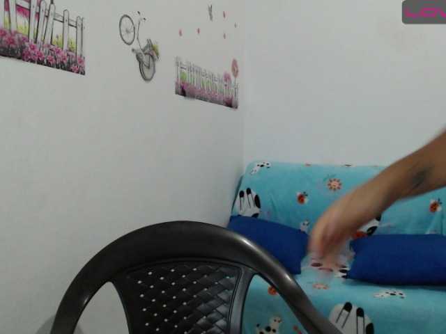 Snímky obrazovky vysielania monica-squirt