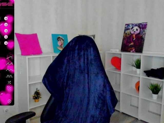 Fotografie MonicaGucci Hi, I'm Monica!! Lovence from 2 tokens, only full private.❤️ [none] Lovence levels 2102051100201 favorite vibration 55 and 100