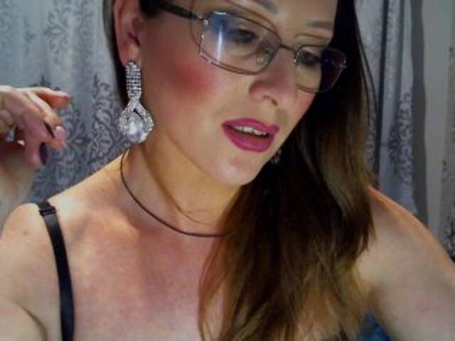 Snímky obrazovky vysielania moonQueen