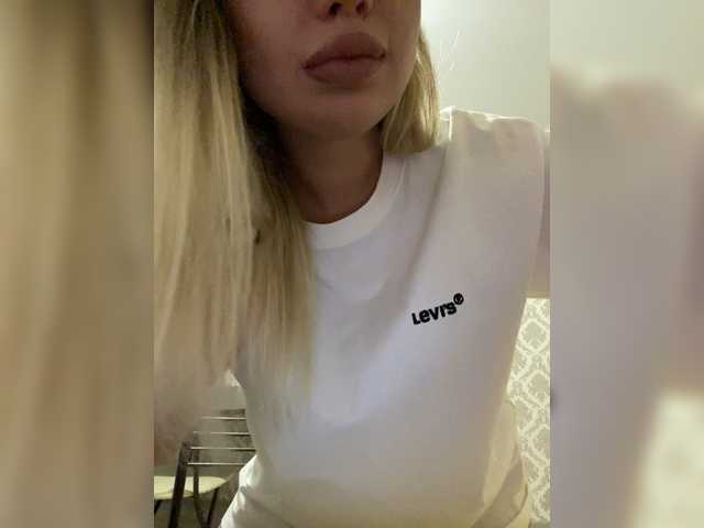 Snímky obrazovky vysielania dikaya_koshka_ADAAAAA