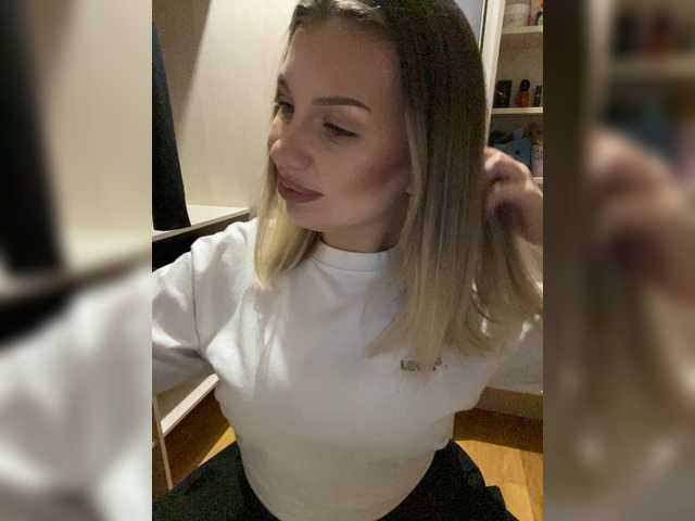 Snímky obrazovky vysielania dikaya_koshka_ADAAAAA