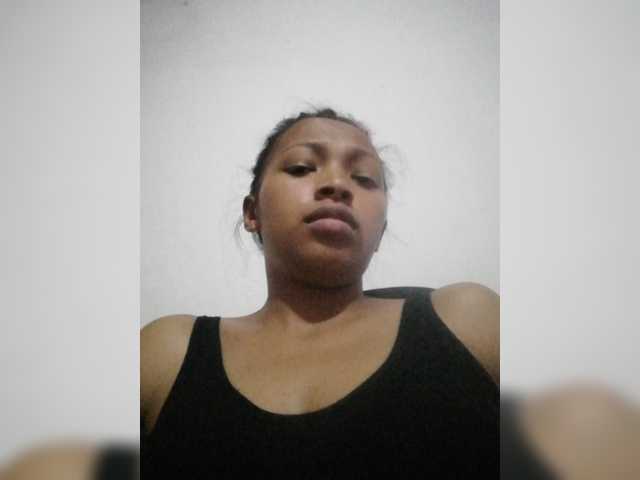 Snímky obrazovky vysielania Myahkittie