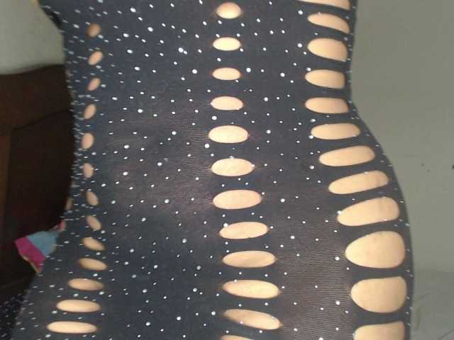 Snímky obrazovky vysielania naomi-west