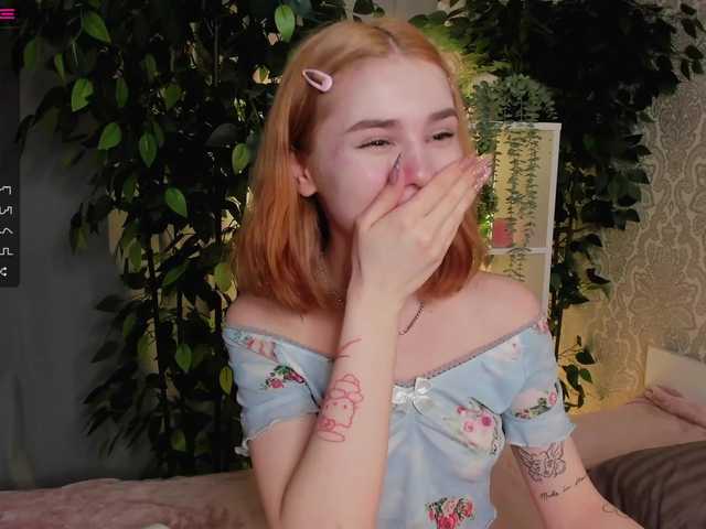 Snímky obrazovky vysielania NaomiForYou17