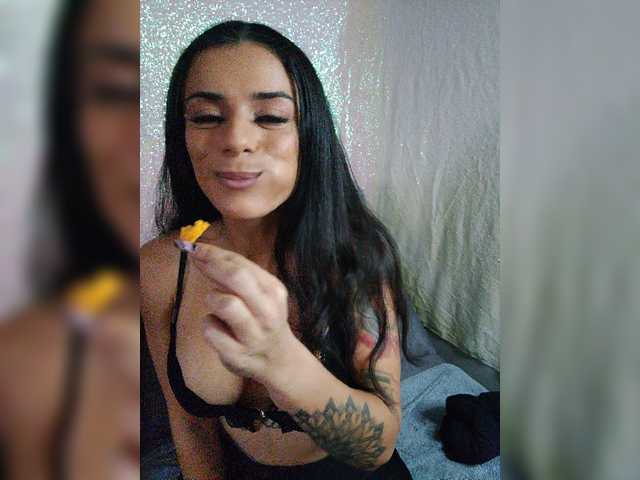 Snímky obrazovky vysielania NatashaDiore