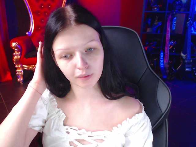 Snímky obrazovky vysielania NaughtyAnna