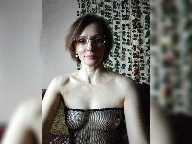 Snímky obrazovky vysielania SweetMilfa