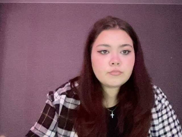 Snímky obrazovky vysielania NessiePolly