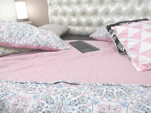 Snímky obrazovky vysielania Nicoleex