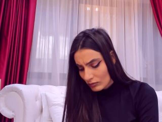 Snímky obrazovky vysielania NinaCrystal