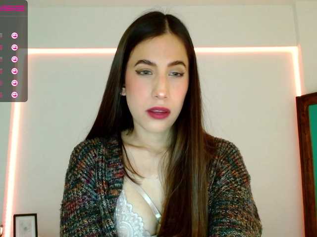 Snímky obrazovky vysielania NinaSantos