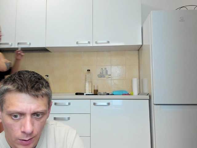 Snímky obrazovky vysielania nolimit3some