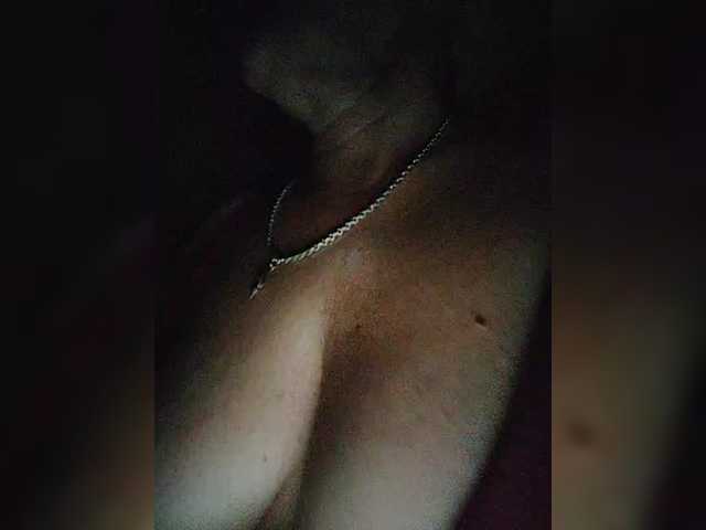 Snímky obrazovky vysielania Sandra-Boobs
