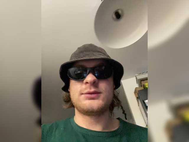 Snímky obrazovky vysielania Onetwolovea