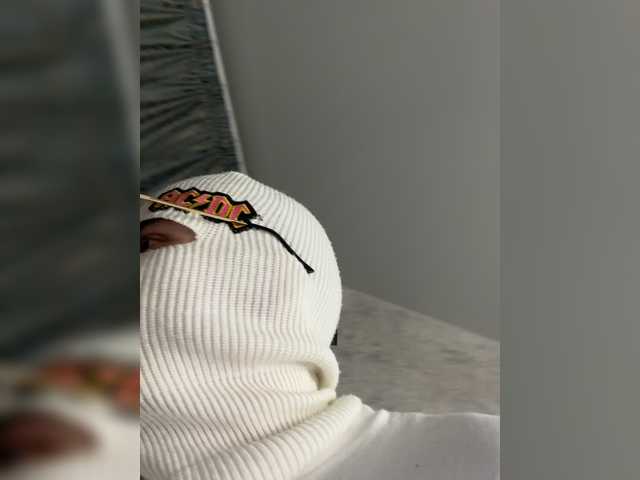 Snímky obrazovky vysielania TheonlyoneBoyX