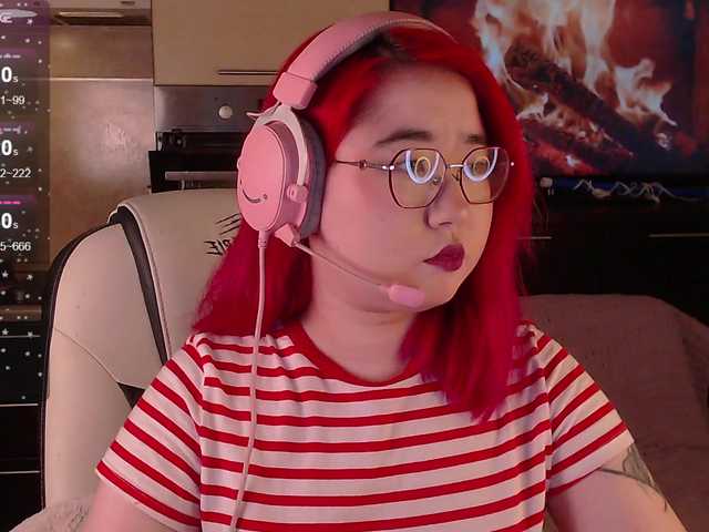 Snímky obrazovky vysielania peach-girl