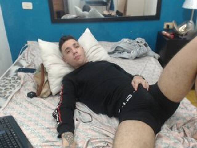 Snímky obrazovky vysielania perverted-69