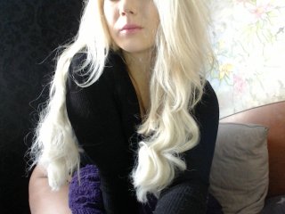 Snímky obrazovky vysielania pervyblonde