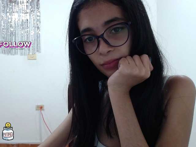 Fotografie petit-linda18 Hi!!! I'M NEW! CUM PLAY WITH ME! #18 #young #smalltits #skinny #braces